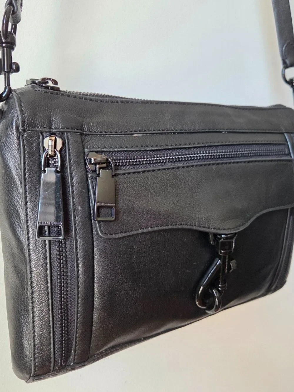 LIKE NEW REBECCA MINKOFF BLACK GENUINE LEATHER CROSSBODY BAG MEDIUM